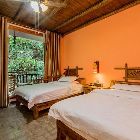Yangshuo Scenic Mountain Retreat Hotel ภายนอก รูปภาพ