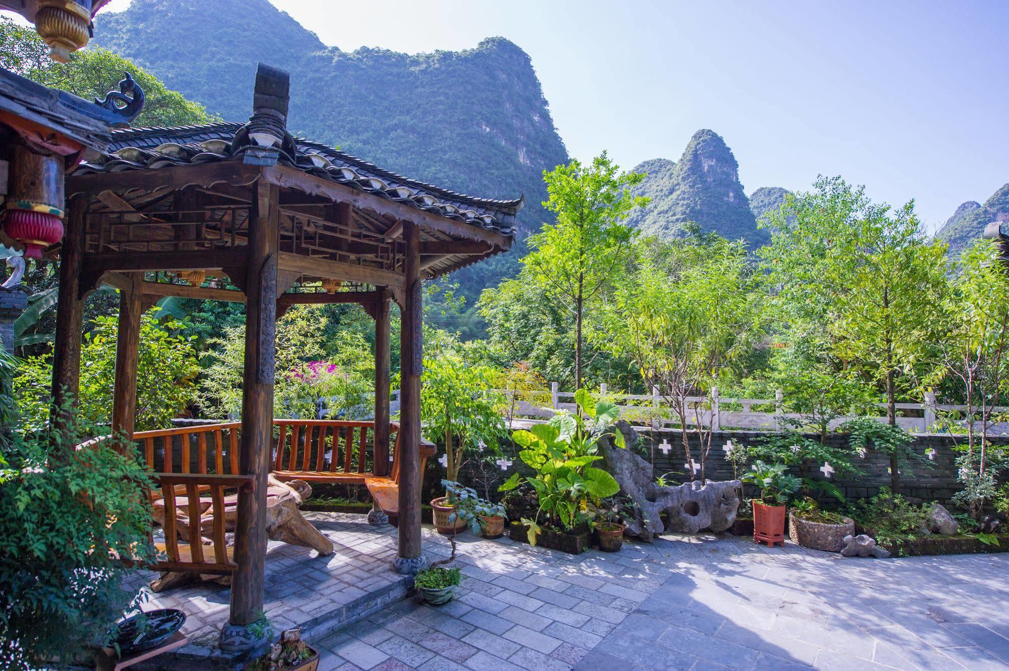 Yangshuo Scenic Mountain Retreat Hotel ภายนอก รูปภาพ