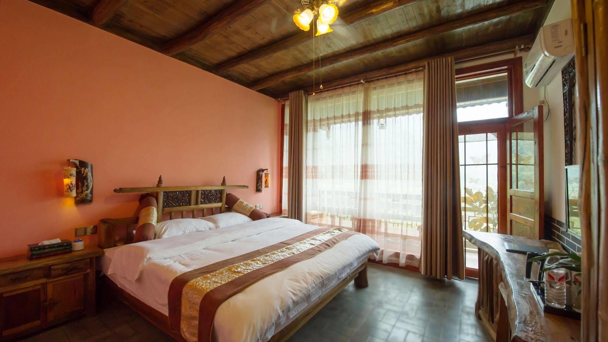 Yangshuo Scenic Mountain Retreat Hotel ภายนอก รูปภาพ