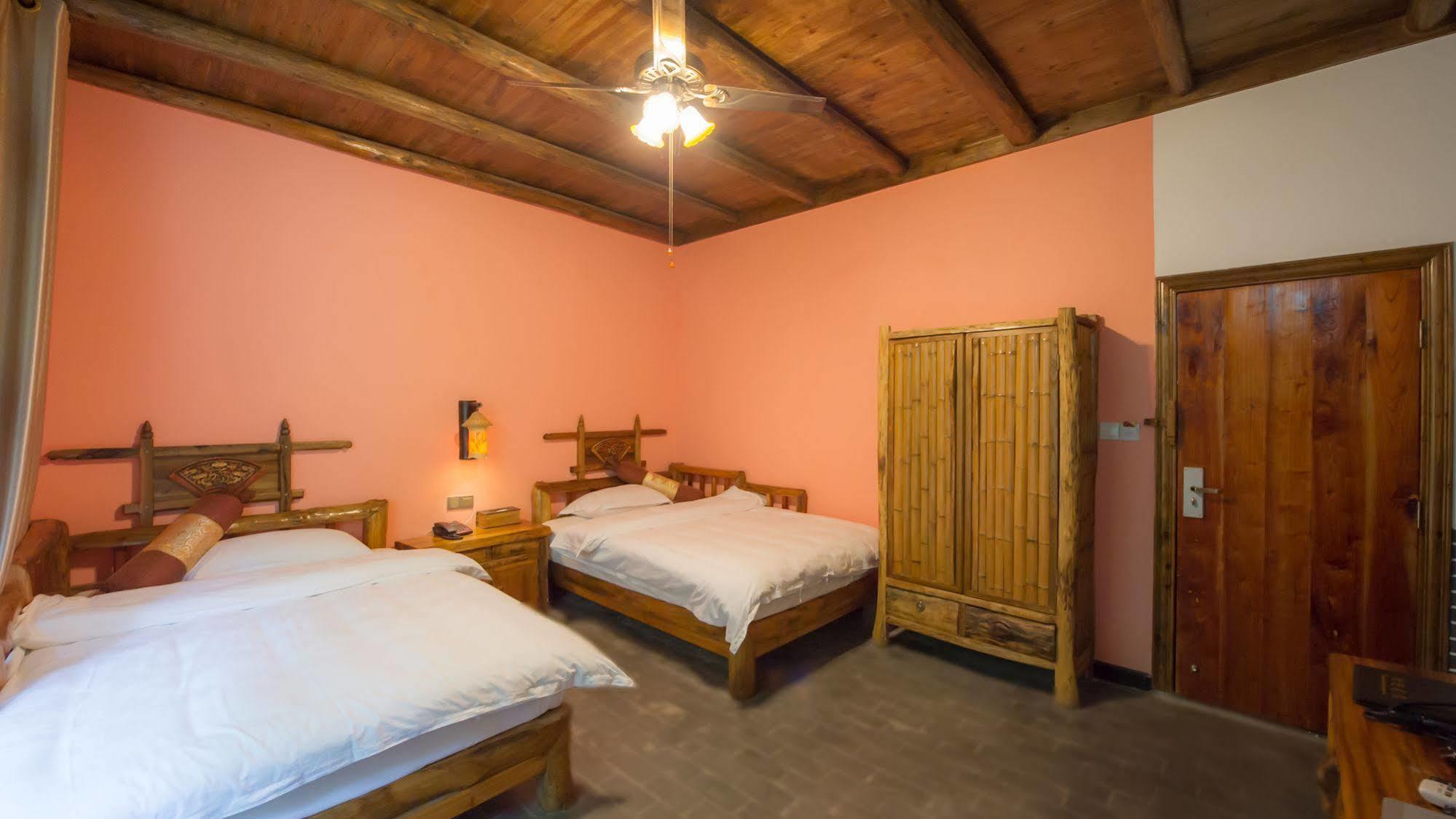 Yangshuo Scenic Mountain Retreat Hotel ภายนอก รูปภาพ